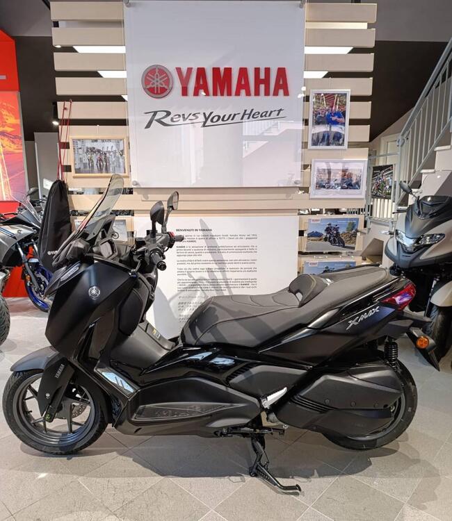 Yamaha X-Max 300 Tech Max (2021 - 24) (2)