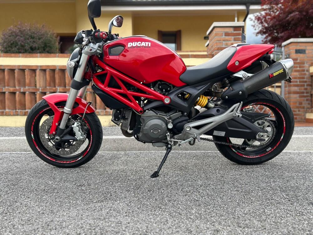 Ducati Monster 696 Plus (2007 - 14) (2)