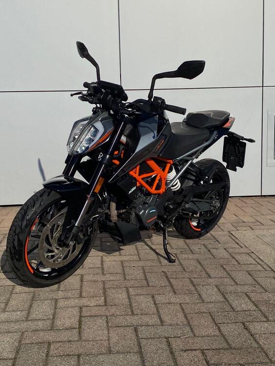 KTM 125 Duke (2021 - 23) (2)