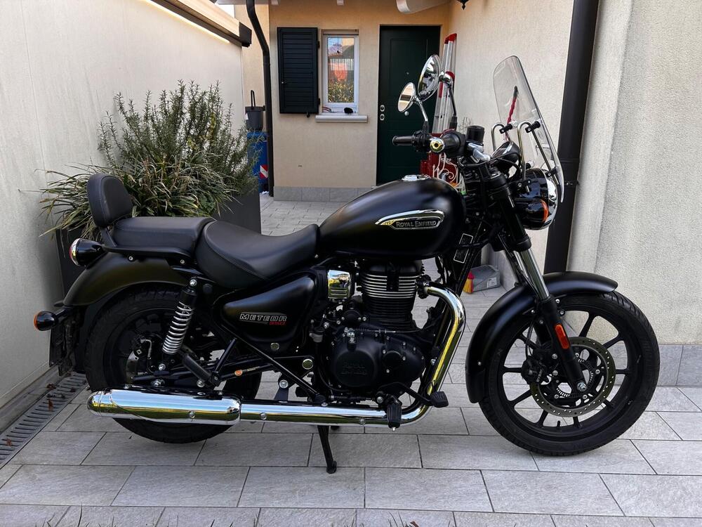 Royal Enfield Meteor 350 Stellar (2021 - 25)