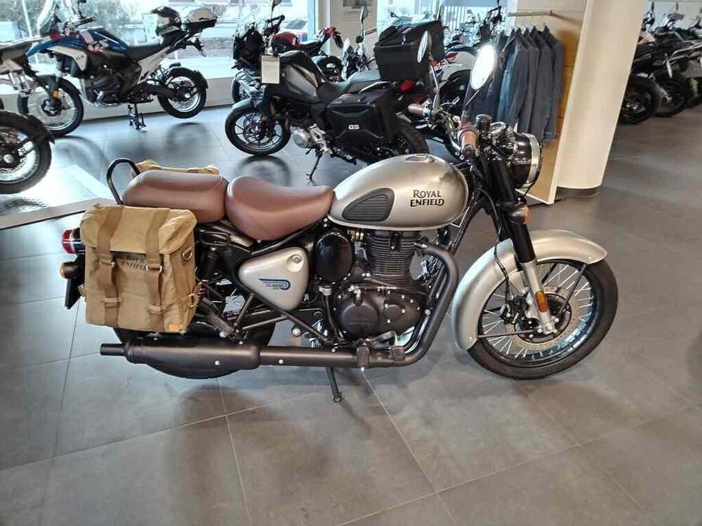 Royal Enfield Classic 350 Dark (2021 - 24)