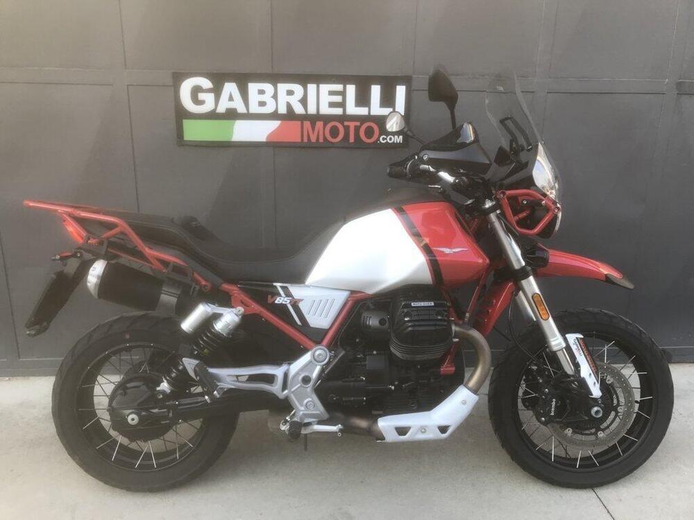 Moto Guzzi V85 TT Evocative Graphics (2021 - 23) (3)