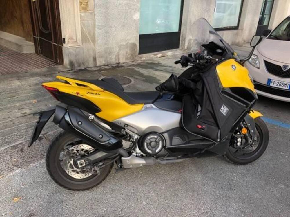 Yamaha T-Max 560 (2022 - 24) (4)