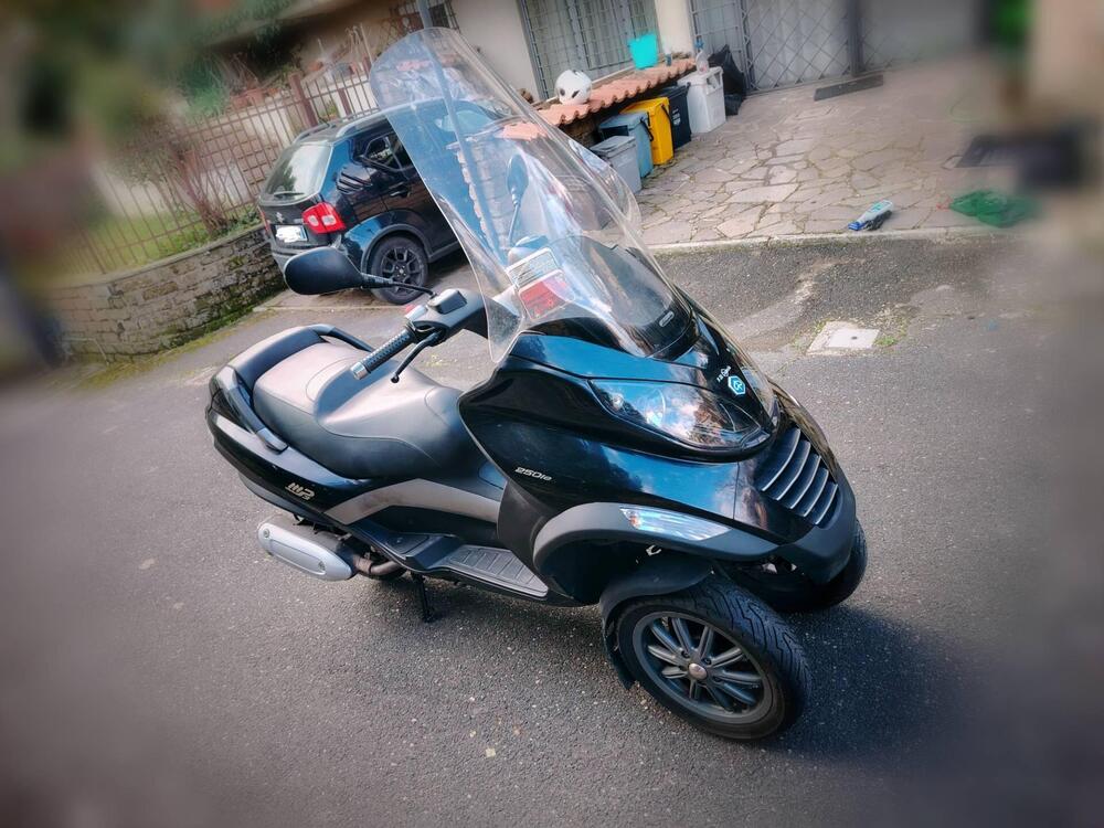 Piaggio MP3 250 i.e. (2)