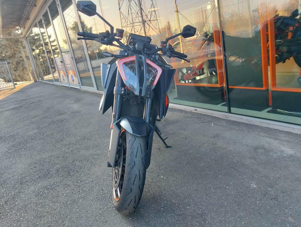 KTM 1290 Super Duke R (2020) (2)