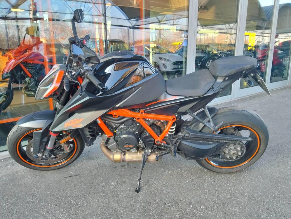 KTM 1290 Super Duke R (2020) (3)