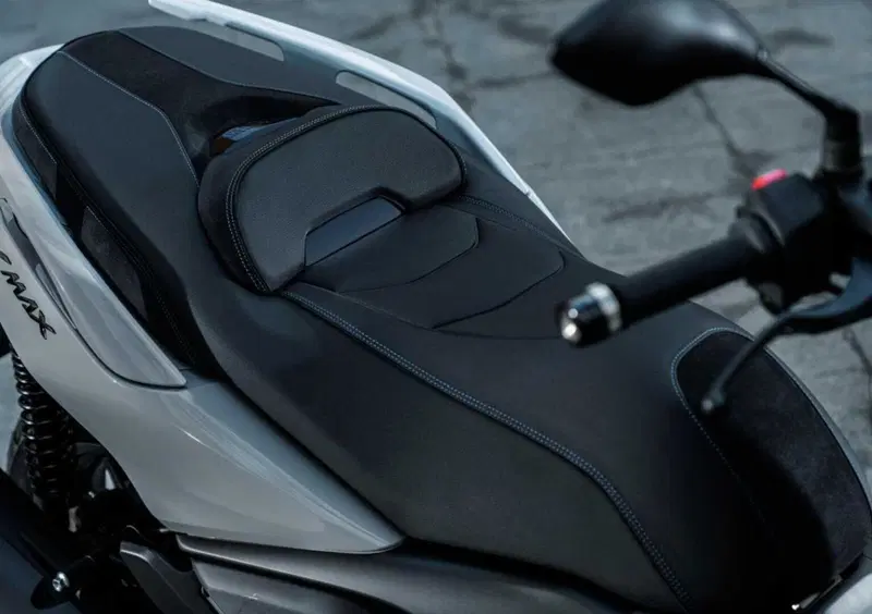Yamaha X-Max 125 X-Max 125 Tech Max (2025 - 26) (13)