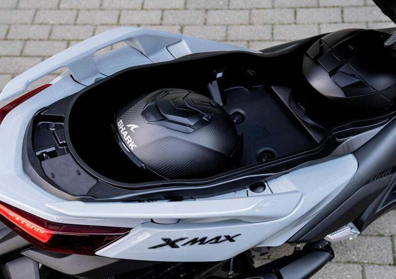 Yamaha X-Max 300 X-Max 300 Tech Max (2025) (14)