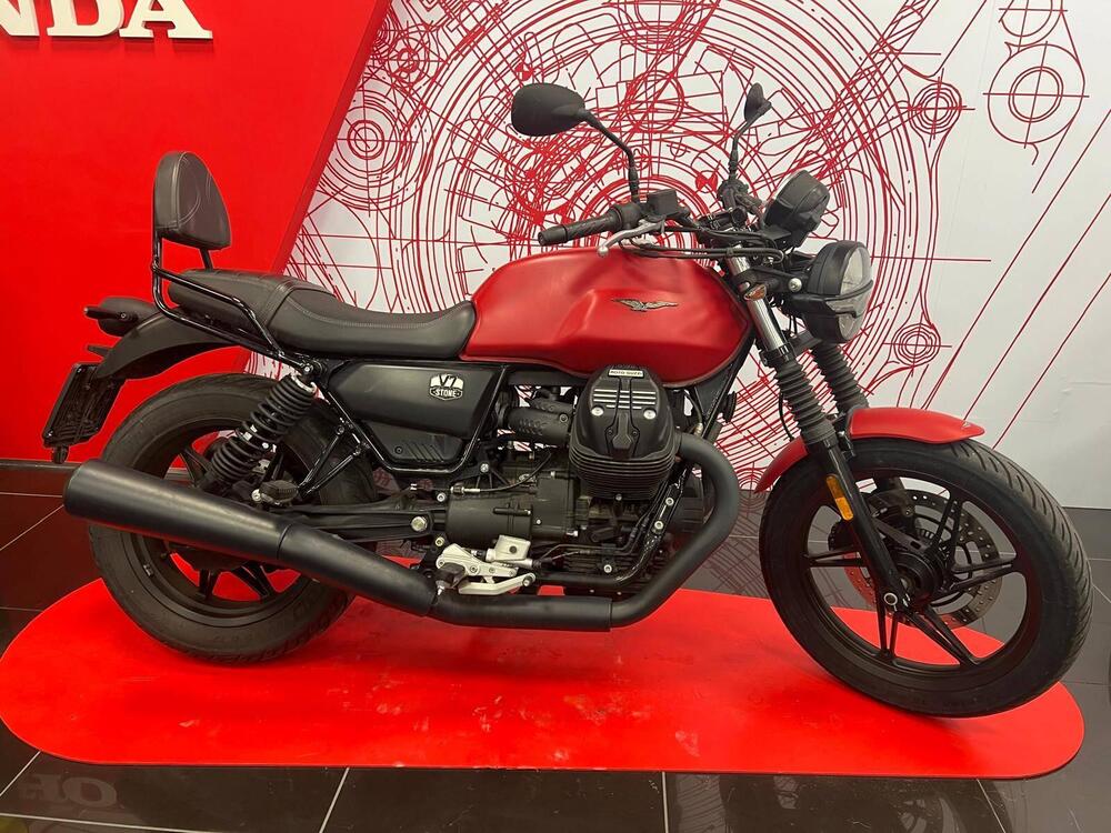 Moto Guzzi V7 Stone (2021 - 25)