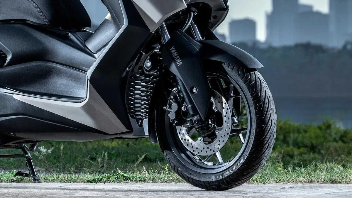 Yamaha X-Max 300 X-Max 300 Tech Max+ (2025 - 26) (13)