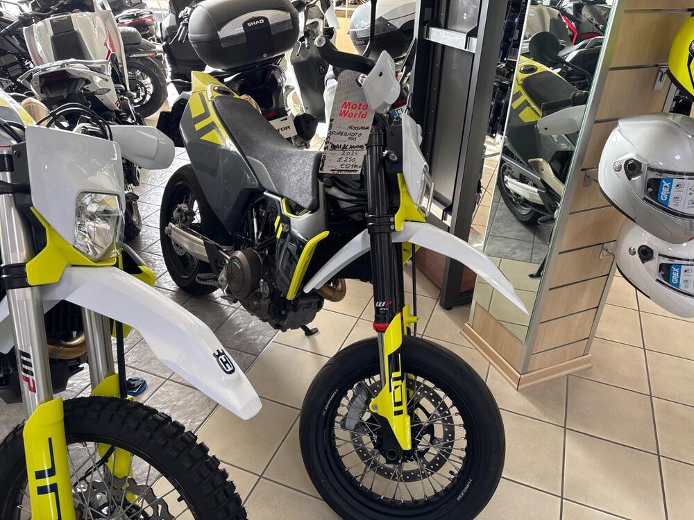 Husqvarna 701 Supermoto (2023 - 25)