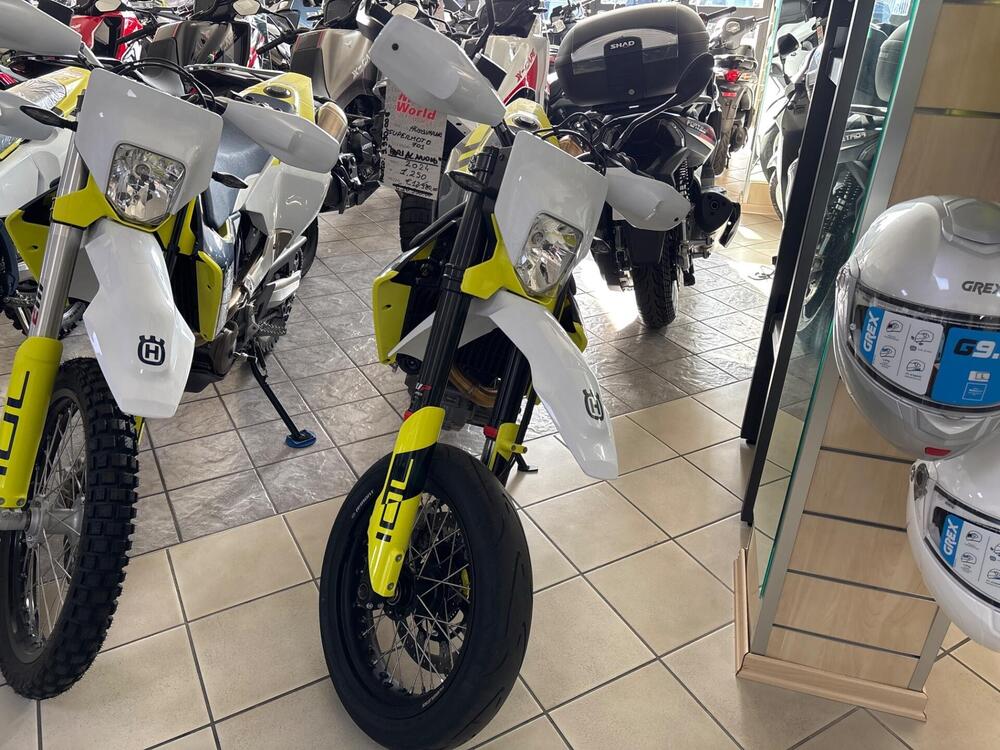 Husqvarna 701 Supermoto (2023 - 25) (2)