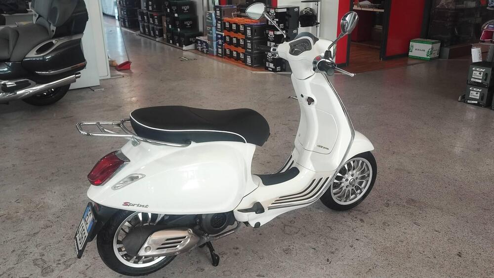 Vespa Sprint 125 3V (2014 - 16) (2)