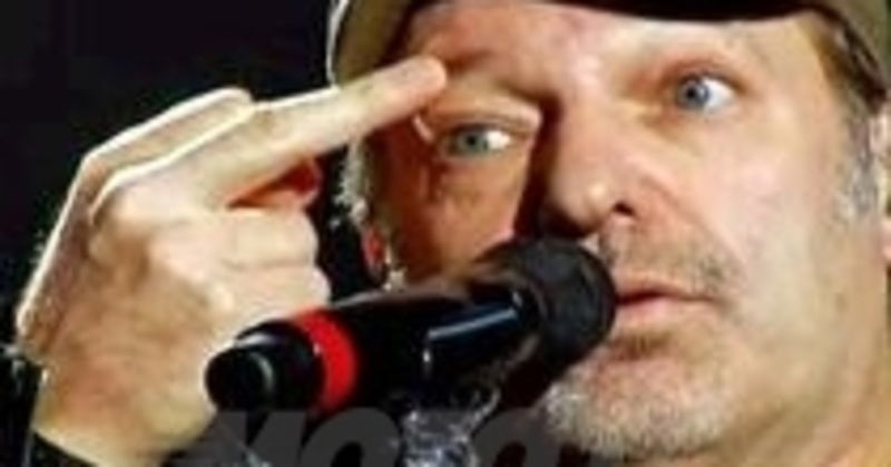 Vasco Rossi contro il nuovo codice della strada [VIDEO]