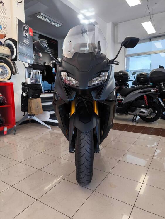 Yamaha T-Max 560 Tech Max (2022 - 24) (2)