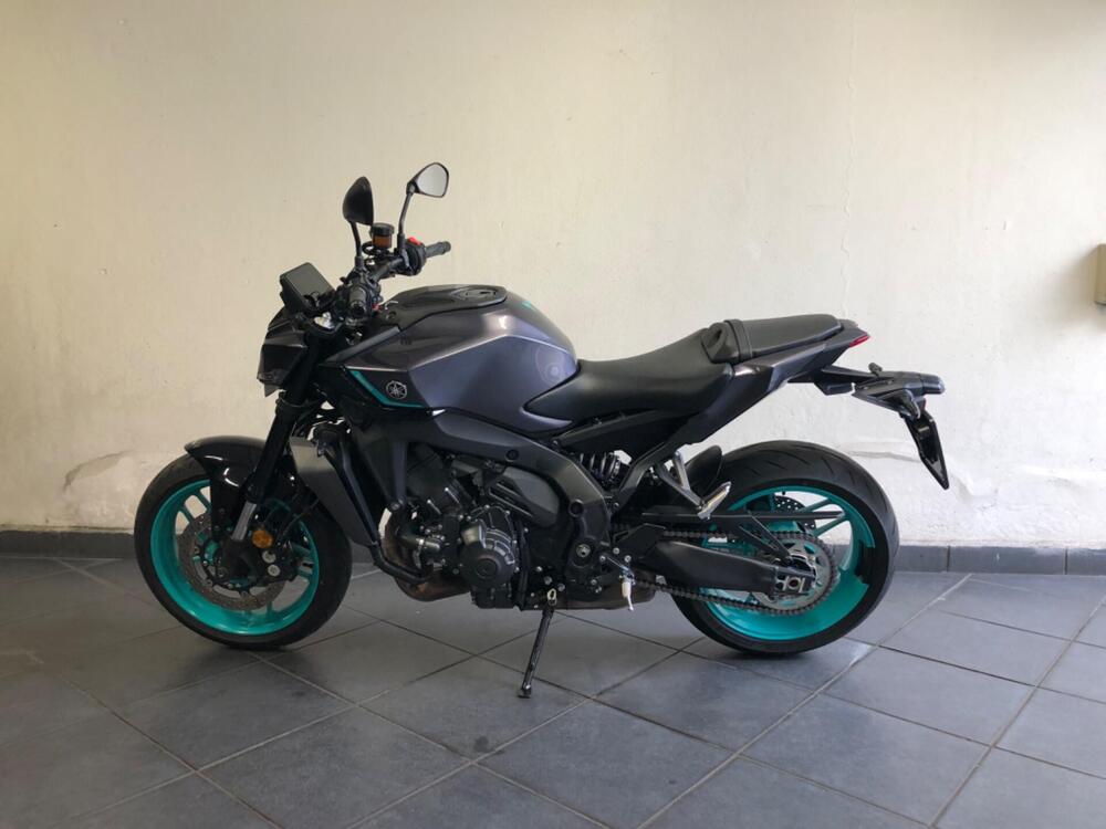 Yamaha MT-09 Y-AMT (2024 - 25) (2)