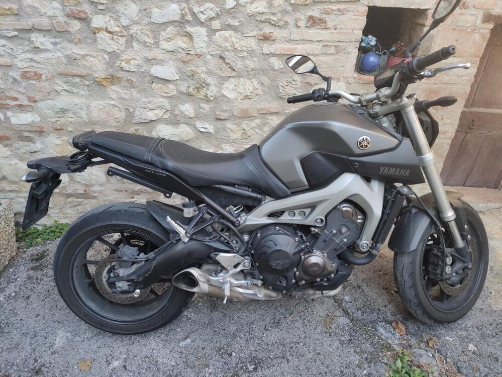 Yamaha MT-09 ABS (2013 - 15) (2)