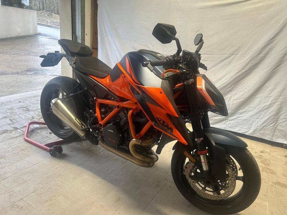 KTM 1290 Super Duke R (2021) (2)