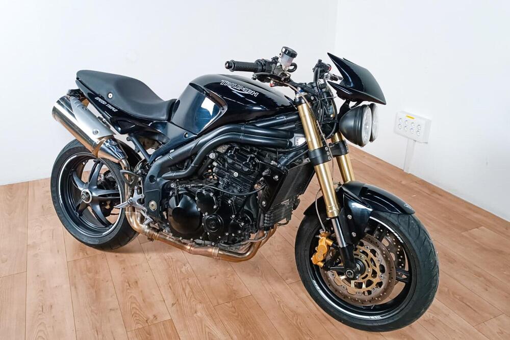 Triumph Speed Triple 1050 (2005 - 11) (2)