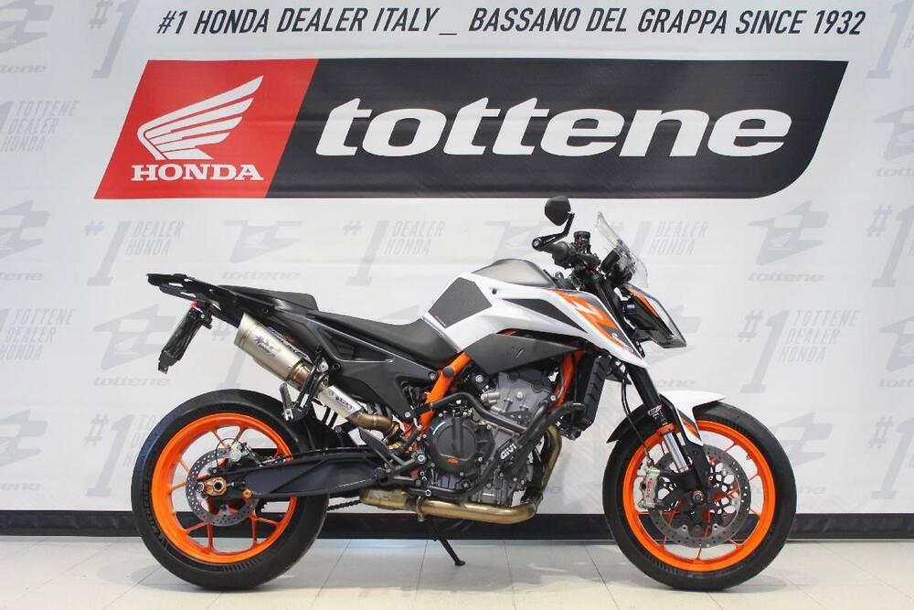 KTM 890 Duke R (2021)