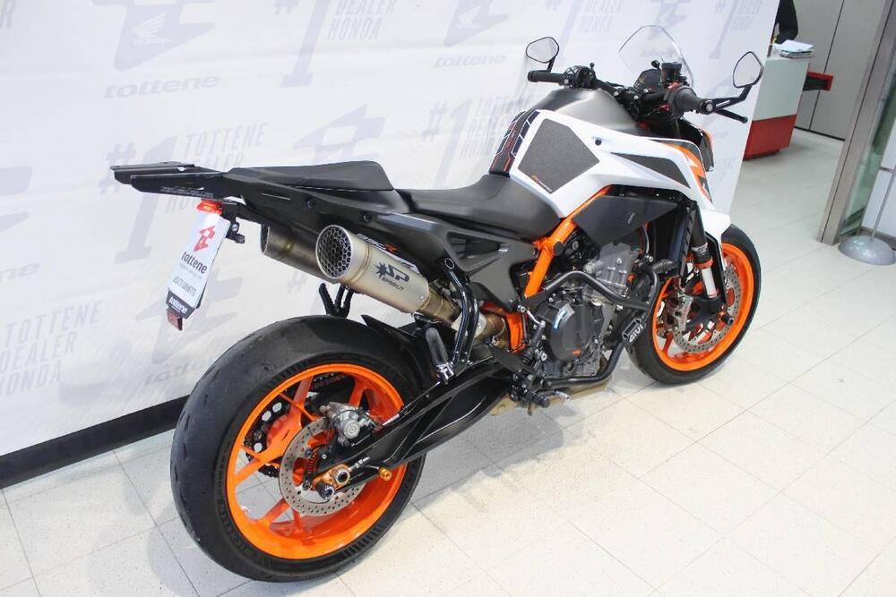 KTM 890 Duke R (2021) (2)