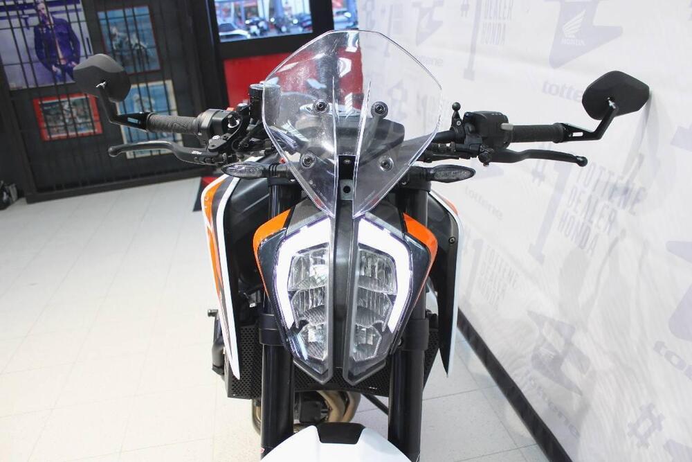 KTM 890 Duke R (2021) (4)