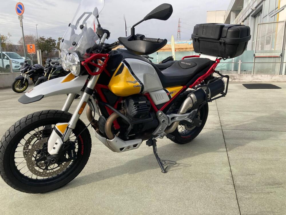 Moto Guzzi V85 TT Evocative Graphics (2019 - 20) (3)