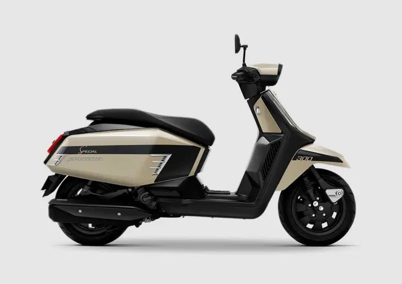 Lambretta X300 X300 Special (2023 - 26) (2)