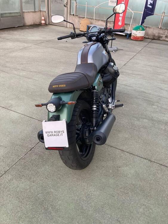 Moto Guzzi V7 Stone Centenario (2021 - 22) (3)