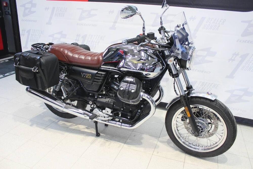 Moto Guzzi V7 III Limited (2018) (3)