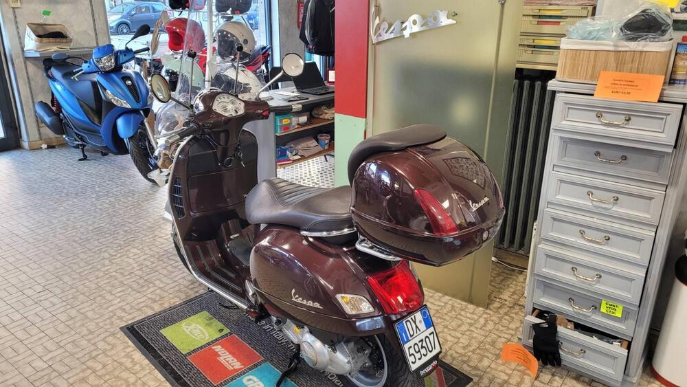 Vespa GTS 300 Touring (2010 - 13) (4)