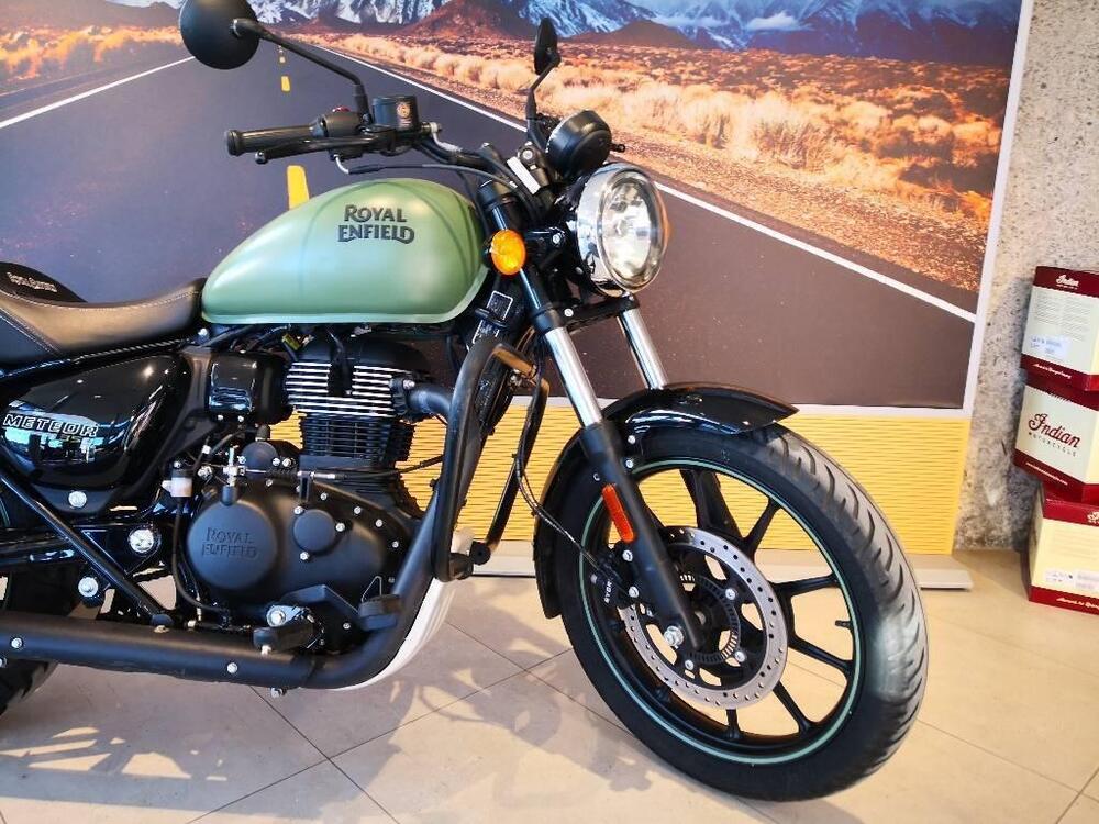 Royal Enfield Meteor 350 Fireball (2021 - 25) (4)