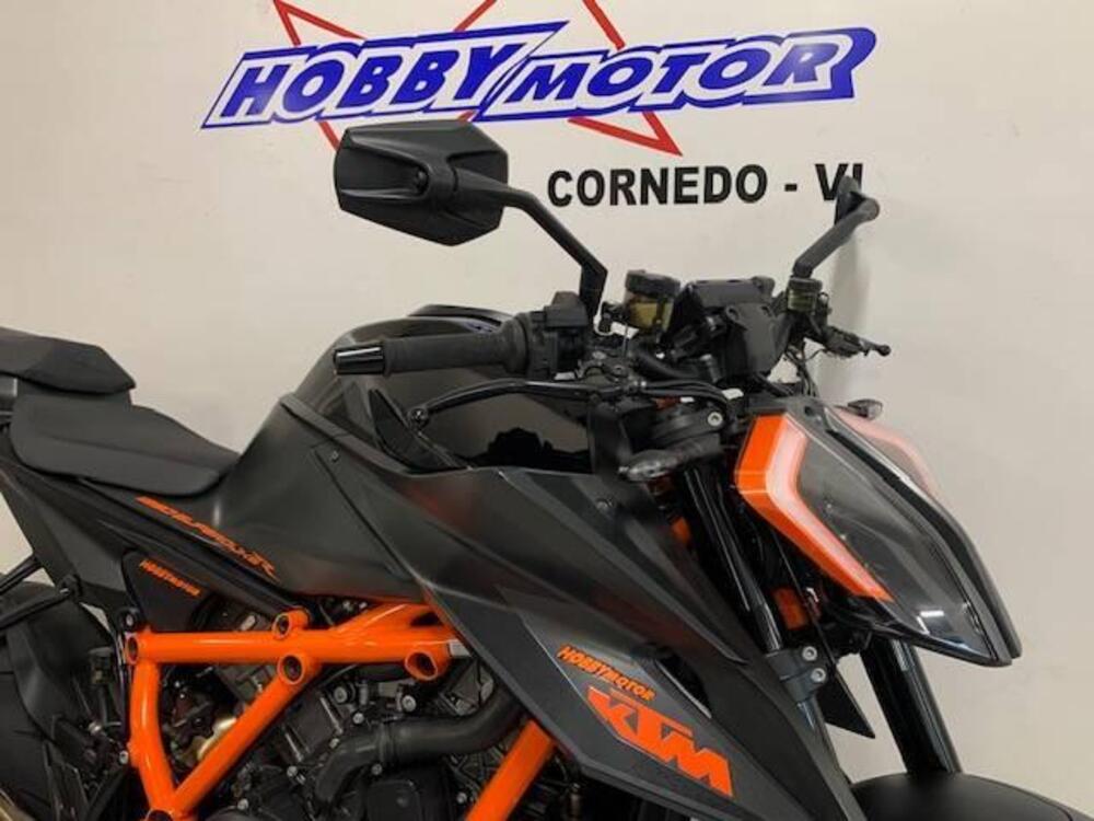 KTM 1290 Super Duke R (2020) (2)