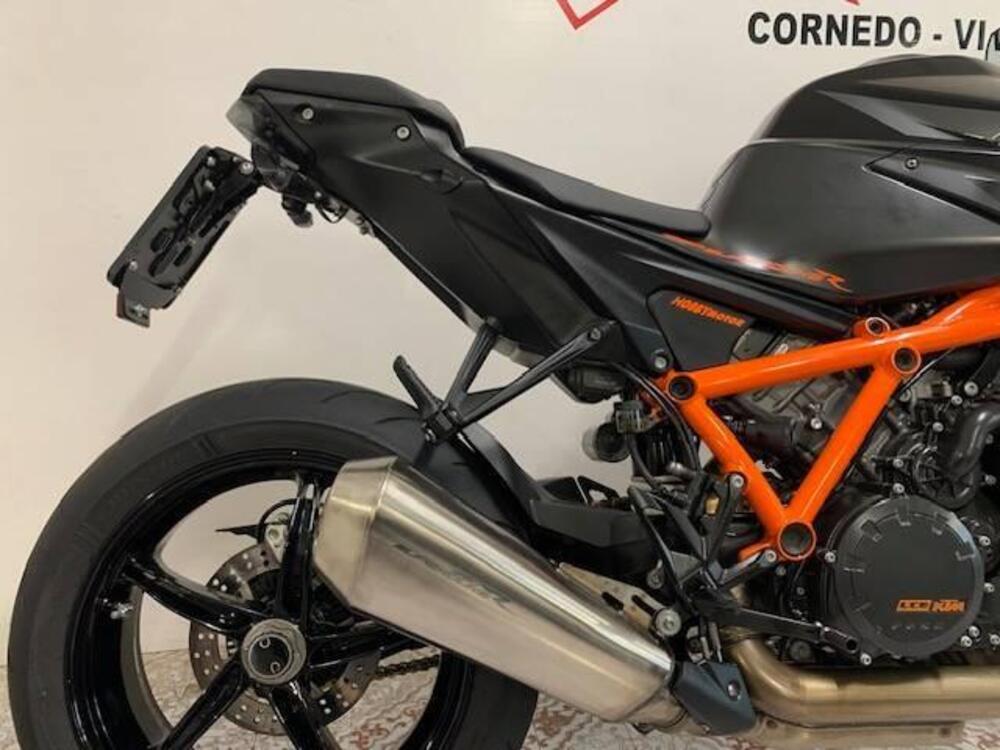 KTM 1290 Super Duke R (2020) (3)