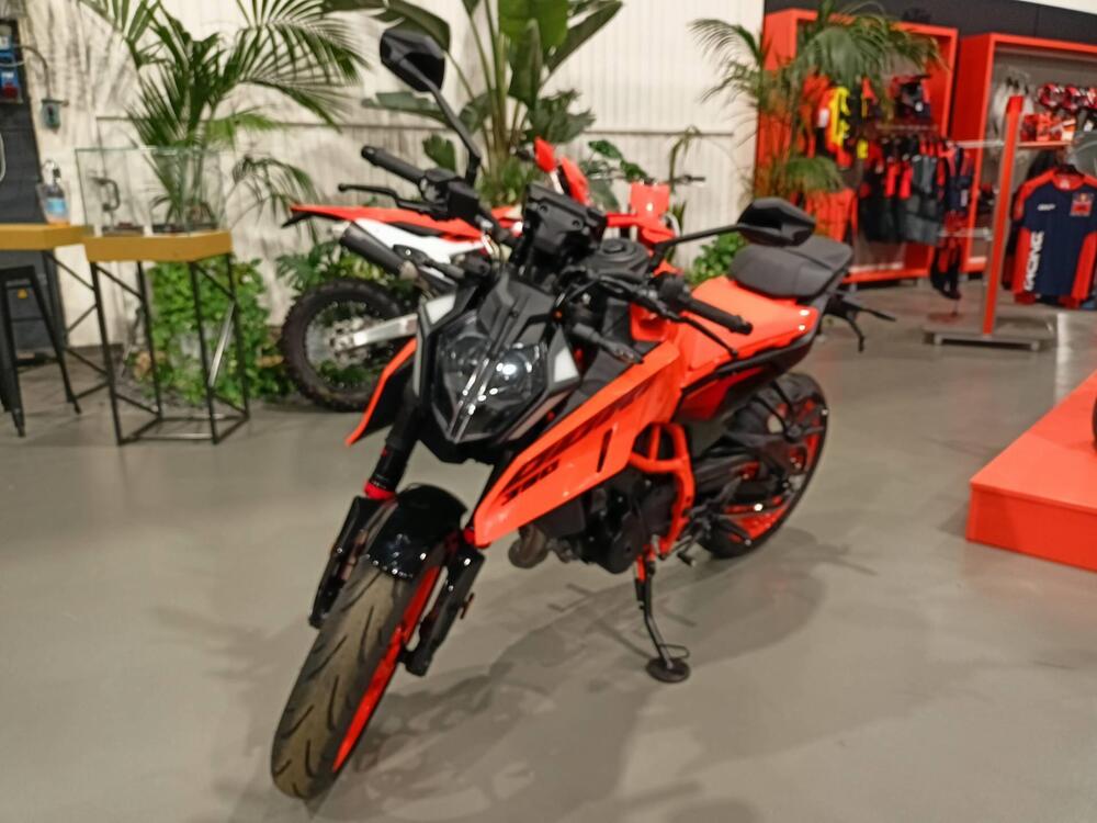 KTM 390 Duke (2024 - 25) (2)