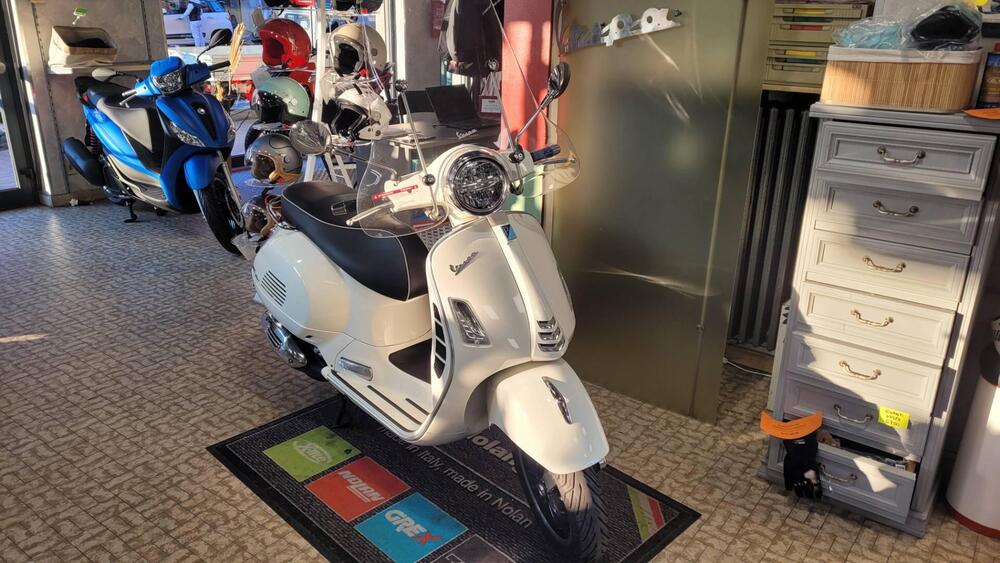 Vespa GTS 300 (2023 - 24) (2)