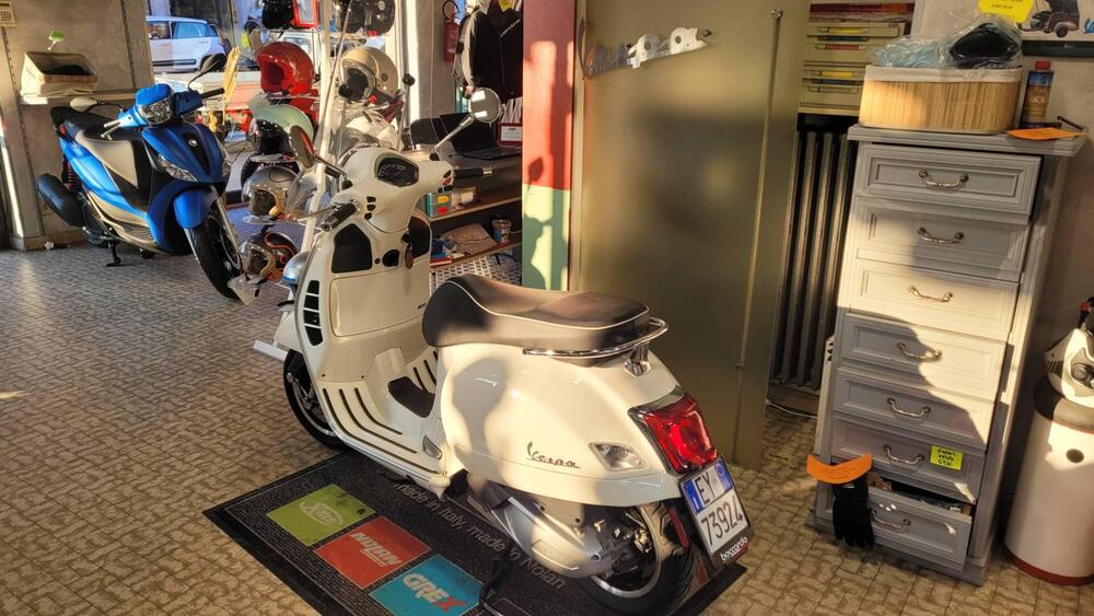 Vespa GTS 300 (2023 - 24) (4)