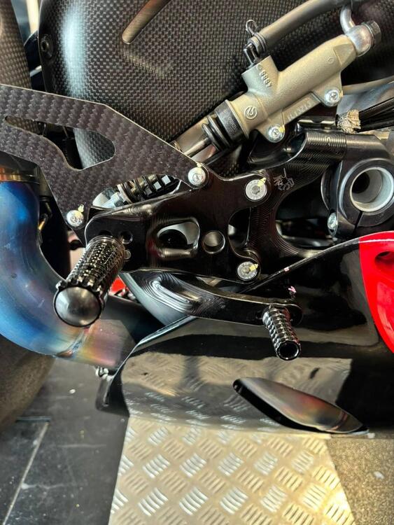 Ducati Panigale V4 S (2022 - 24) (4)