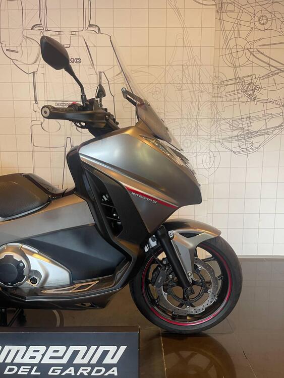 Honda Integra 750 DCT Sport (2017) (2)