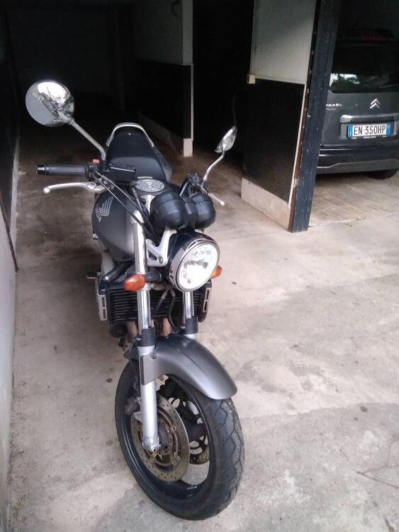 Honda Hornet 900 (2)