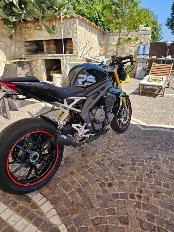 Triumph Speed Triple 1200 RS (2021 - 25) (2)