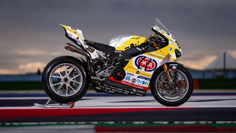 SBK 2025. Ecco la livrea della Ducati GoEleven di Iannone [GALLERY]