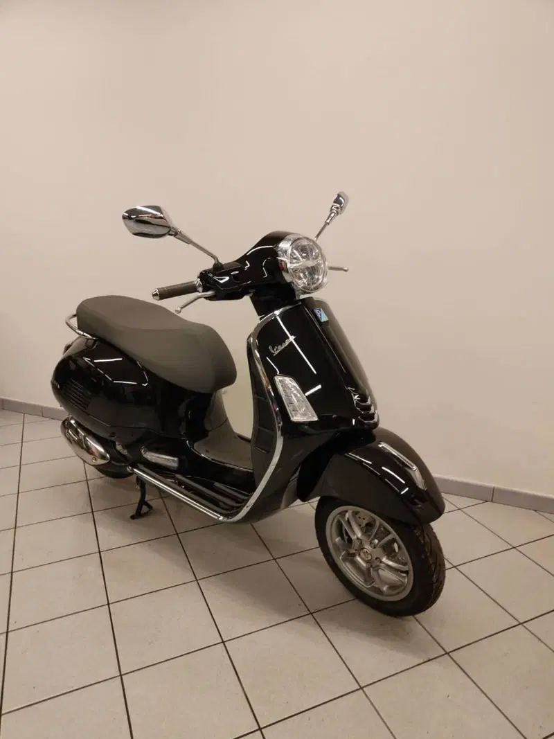 Vespa GTS 310 (2025 - 26) (2)