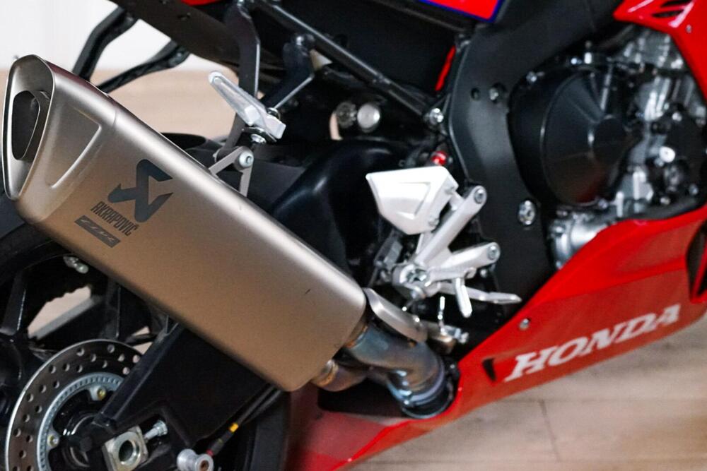 Honda CBR 1000 RR-R Fireblade (2020 - 21) (4)