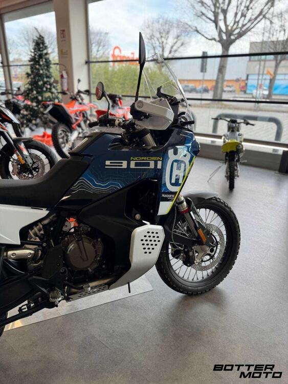 Husqvarna Norden 901 Expedition (2023 - 24) (3)