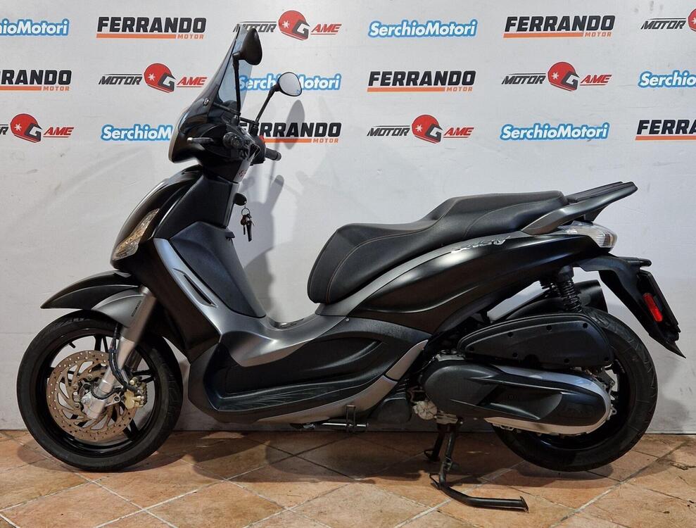 Piaggio Beverly 350 ABS (2016 - 20) (2)