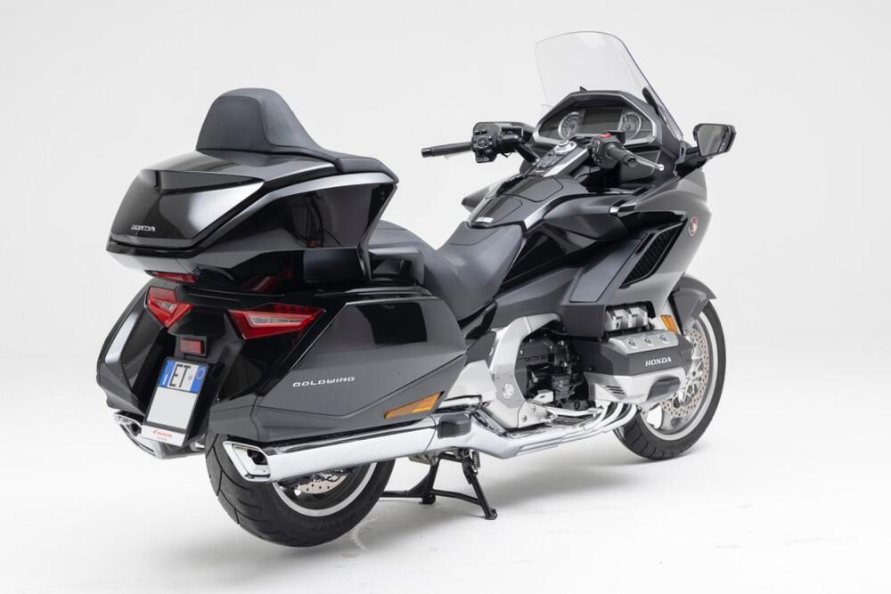 Honda GL 1800 Gold Wing Tour (2020) (2)