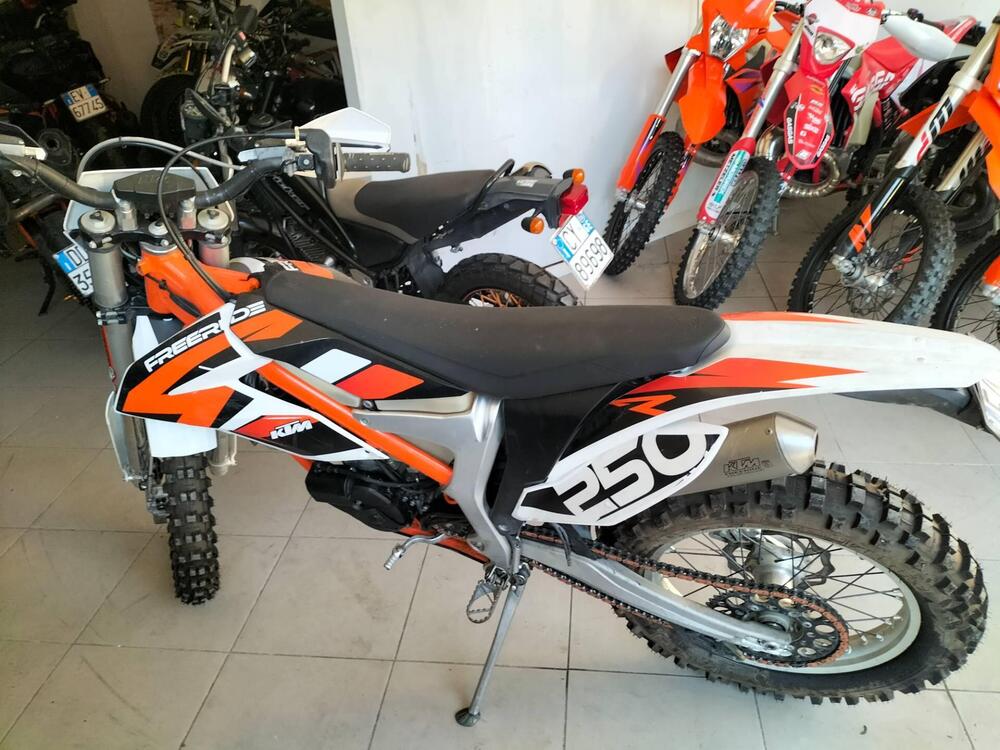 KTM Freeride 250 R (2013 - 17) (2)