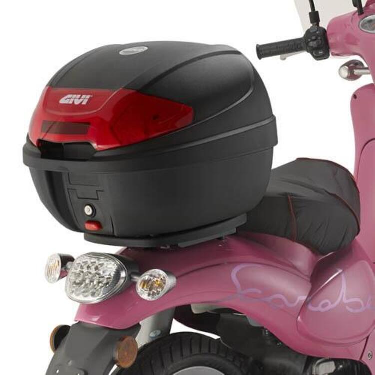 GIVI SR6705 Attacco posteriore specifico per baule