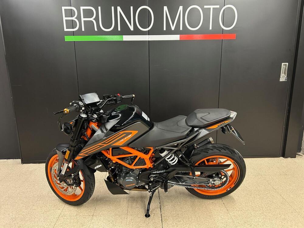 KTM 125 Duke (2021 - 23) (2)